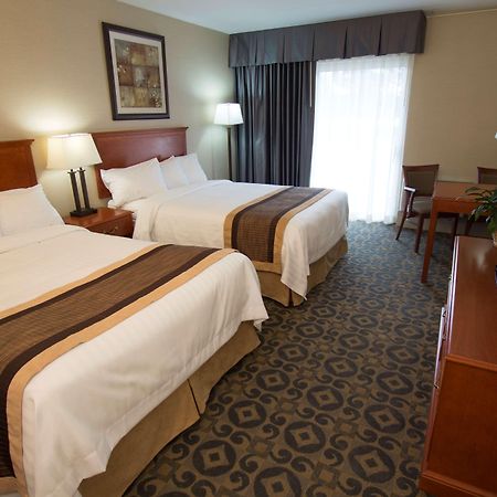 Best Western Brantford Hotel And Conference Centre Екстер'єр фото